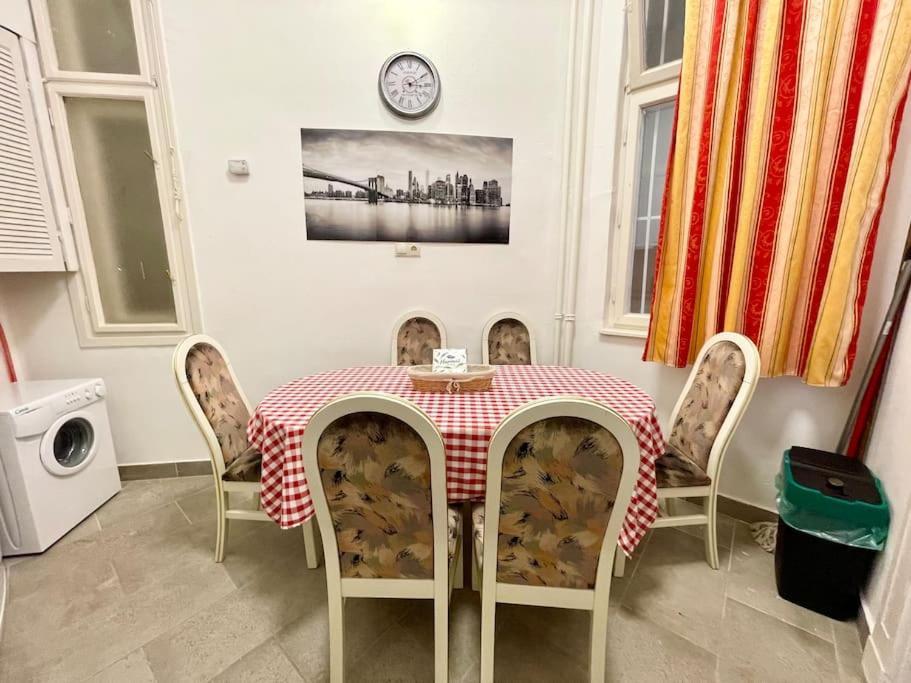 Bank5 Central Apartment Budapest Luaran gambar