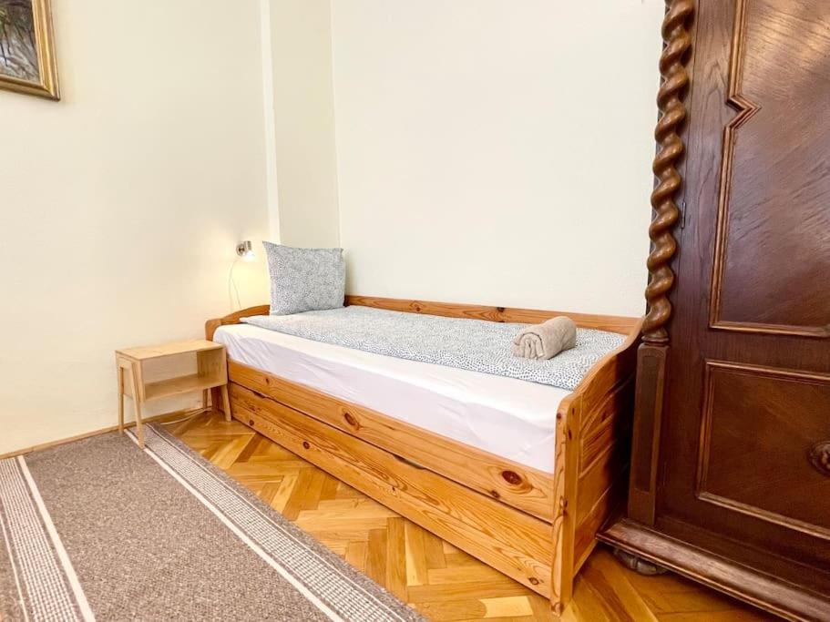 Bank5 Central Apartment Budapest Luaran gambar