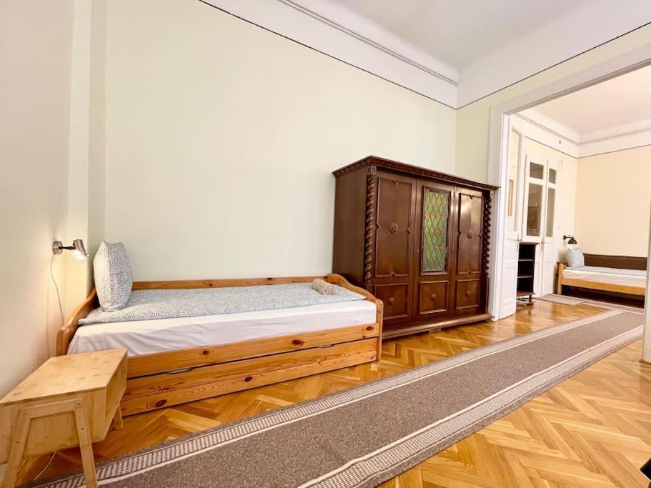 Bank5 Central Apartment Budapest Luaran gambar
